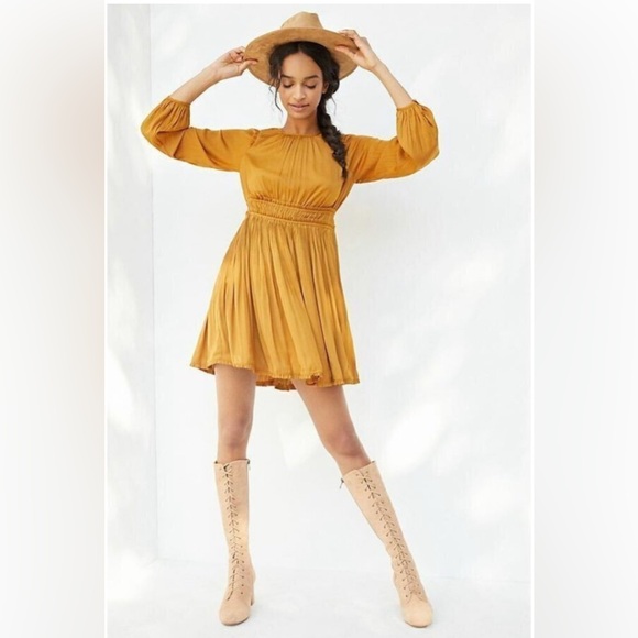 Maeve Dresses & Skirts - Maeve Gold Ling sleeve Dress‎ Small